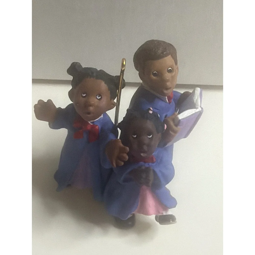 1999 Hallmark‎ Keepsake Ornament Praise the Day Choir Children Sue Tague QX6799